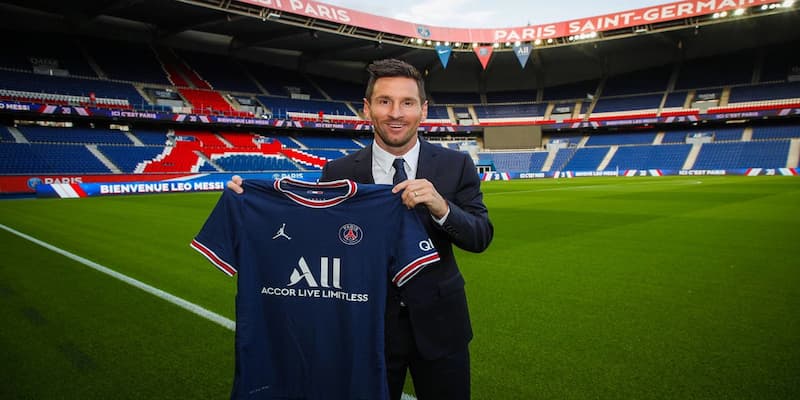 Lionel đã có nhiều đạt nhiều thành công khi thi đấu dưới màu áo Paris Saint-Germain Lionel đã có nhiều đạt nhiều thành công khi thi đấu dưới màu áo Paris Saint-Germain